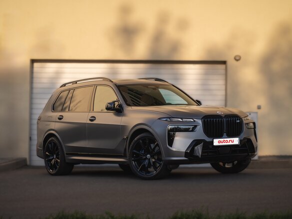 2022 BMW X7 M60i I (G07) Рестайлинг, серый, 17850000 рублей - вид 3