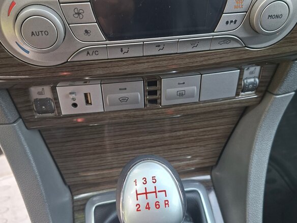 2008 Ford Focus II Рестайлинг, чёрный, 700000 рублей - вид 18
