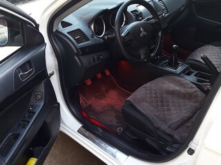 2010 Mitsubishi Lancer X, белый, 800000 рублей, вид 3