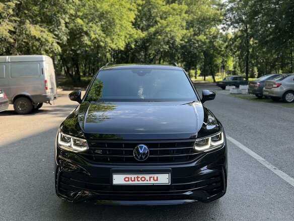 2021 Volkswagen Tiguan II Рестайлинг, чёрный - вид 3