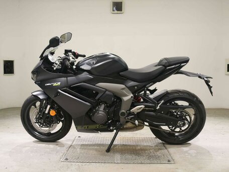 2024 Triumph Daytona 660, чёрный, 999000 рублей, вид 1