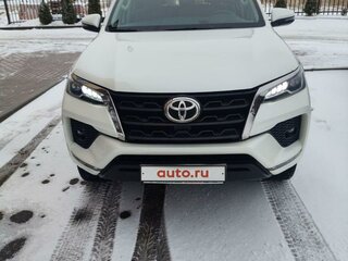 2021 Toyota Fortuner II Рестайлинг, белый, 4142701 рублей, вид 2