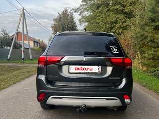 2019 Mitsubishi Outlander III Рестайлинг 3, серый, 2550000 рублей, вид 4