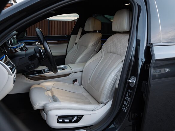 2016 BMW 7 серии 740d xDrive VI (G11/G12), серый, 4500000 рублей - вид 32