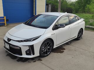 2019 Toyota Prius PHV ZVW52 IV (XW50), белый, 2000000 рублей, вид 2