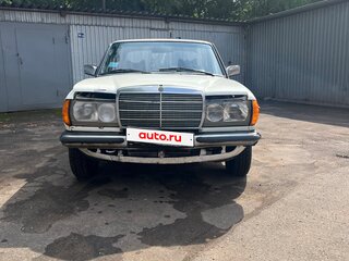 1981 Mercedes-Benz W123 200 4-speed, белый, 350000 рублей, вид 2