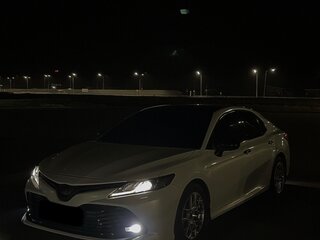 2018 Toyota Camry VIII (XV70), белый, 2500000 рублей, вид 5