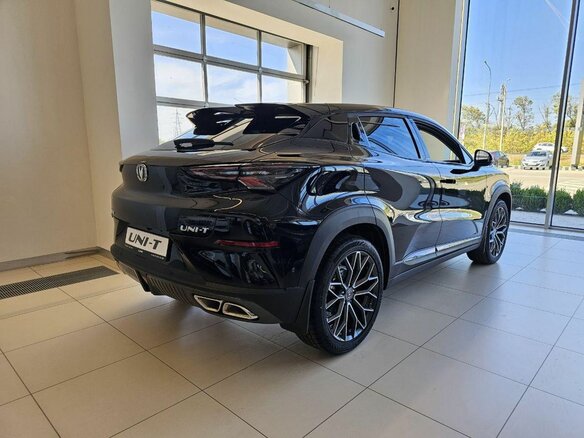 2024 Changan UNI-T I, чёрный, 3309900 рублей - вид 4