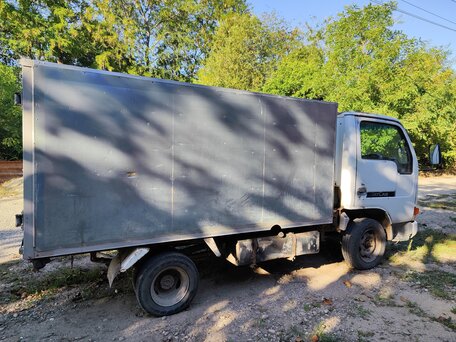 1996 Nissan Atlas, белый, 650000 рублей, вид 3