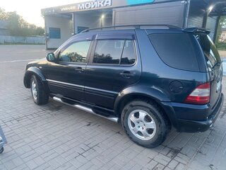 1998 Mercedes-Benz M-Класс 230 I (W163), серый, 500000 рублей, вид 3