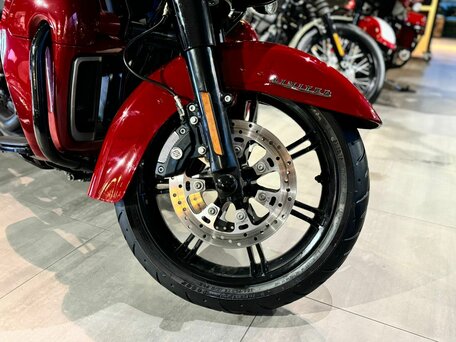 2020 Harley-Davidson Road Glide Limited, красный, 2990000 рублей, вид 3