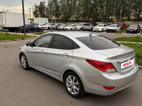 2012 Hyundai Solaris I, серебристый, 770000 рублей, вид 5
