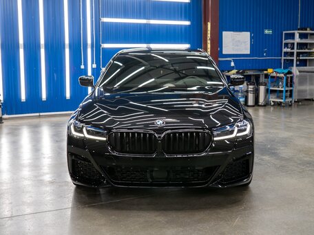 2020 BMW 5 серии 530d xDrive VII (G30/G31/G38) Рестайлинг, чёрный, 5000000 рублей, вид 2