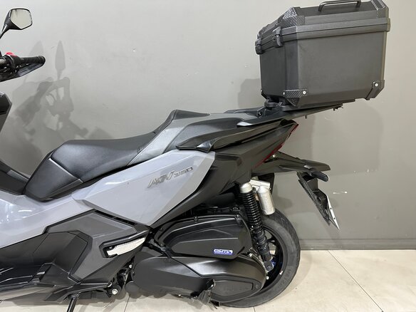 2023 Honda ADV350, серый, 700000 рублей - вид 11