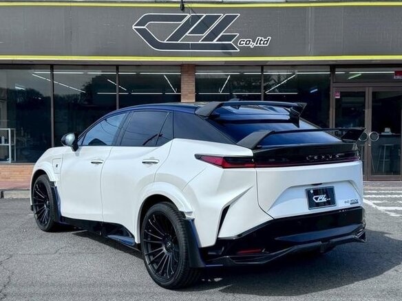 2024 Lexus RZ 450e, белый, 9500000 рублей - вид 4