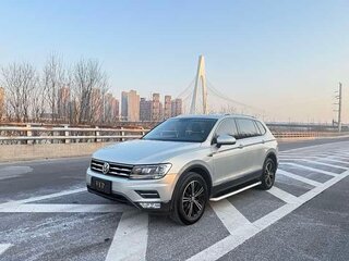 2020 Volkswagen Tiguan 380TSI L II (China Market), серебристый, 1840000 рублей, вид 3