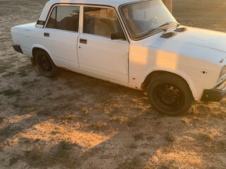 2005 Lada (ВАЗ) 2107, белый, 60000 рублей, вид 3