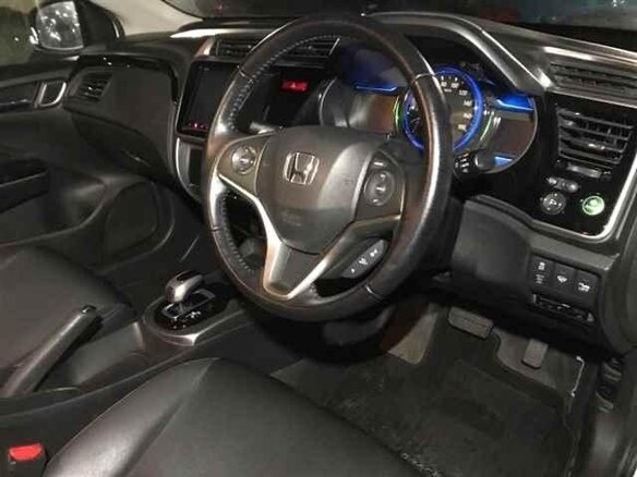 2016 Honda Grace I, белый, 1000000 рублей - вид 5