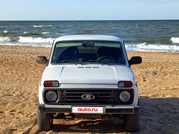 2013 Lada (ВАЗ) 2121 (4x4) I Рестайлинг, белый, 480000 рублей - вид 2