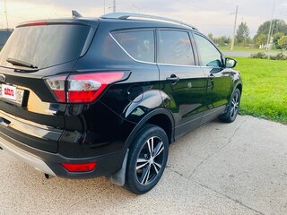 2016 Ford Kuga II Рестайлинг, чёрный, 1400000 рублей, вид 3