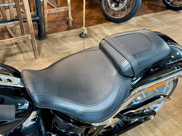 2024 Harley-Davidson Fat Boy, чёрный, 3350000 рублей - вид 12