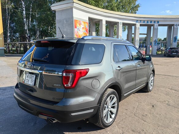 2018 Ford Explorer V Рестайлинг 2, серый, 3540000 рублей - вид 6