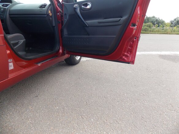 2007 Renault Megane II Рестайлинг, красный, 340000 рублей - вид 18