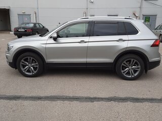 2017 Volkswagen Tiguan II, серебристый, 3250000 рублей, вид 4
