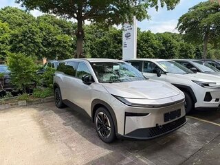 2026 Toyota bZ3X 58.3 kWh, чёрный, 2833033 рублей, вид 5