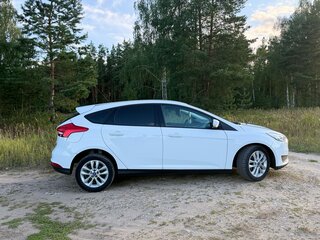 2015 Ford Focus III Рестайлинг, белый, 1100000 рублей, вид 5