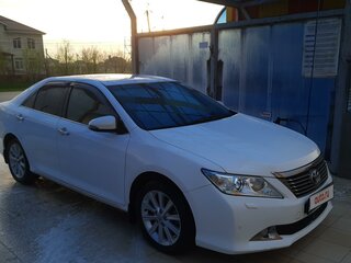 2013 Toyota Camry VII (XV50), белый, 1900000 рублей, вид 3