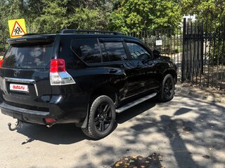 2010 Toyota Land Cruiser Prado 150 Series, чёрный, 3000000 рублей, вид 3