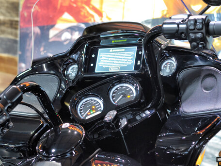 2024 Harley-Davidson Road Glide Limited, чёрный, 3990000 рублей, вид 4