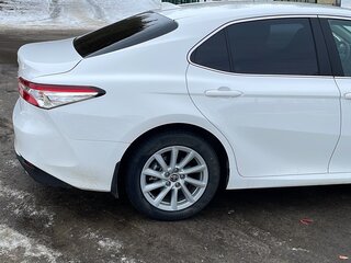 2022 Toyota Camry VIII (XV70) Рестайлинг, белый, 3600000 рублей, вид 4