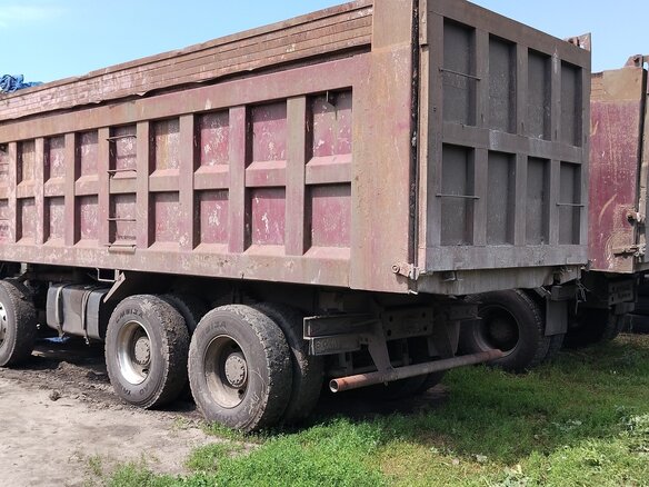 2007 Sinotruk Howo A5, красный, 1300000 рублей - вид 5