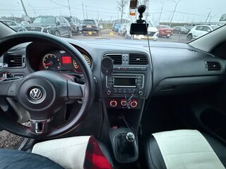 2011 Volkswagen Polo V, серый, 430000 рублей, вид 4