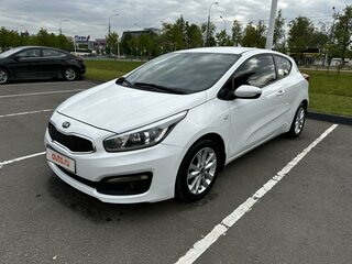 2017 Kia Ceed II Рестайлинг, белый, 1120000 рублей, вид 1