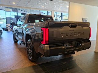 2024 Toyota Tundra CrewMax III, серый, 8350000 рублей, вид 2