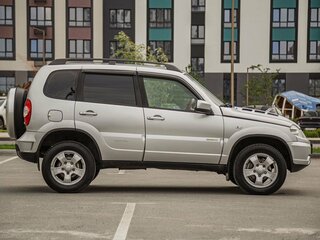 2012 Chevrolet Niva I Рестайлинг, серебристый, 585000 рублей, вид 4