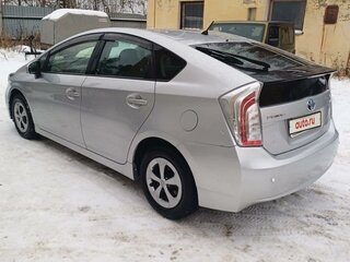 2012 Toyota Prius III Рестайлинг (XW30), серебристый, 1175000 рублей, вид 3