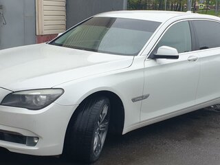 2012 BMW 7 серии Long 750Li xDrive V (F01/F02/F04), белый, 1800000 рублей, вид 2
