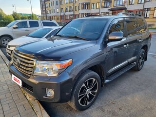 2015 Toyota Land Cruiser 200 Series Рестайлинг 1, серый, 5200000 рублей, вид 2
