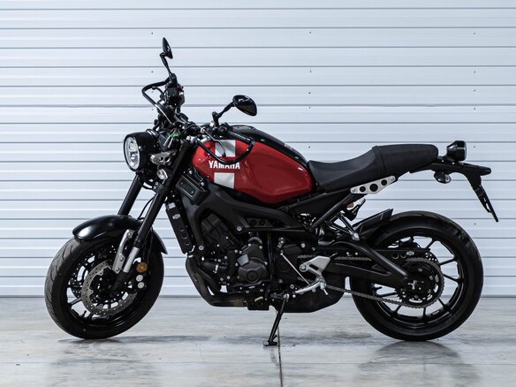2018 Yamaha XSR900, красный - вид 2