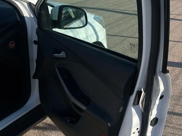2013 Ford Focus III, белый, 680000 рублей - вид 12