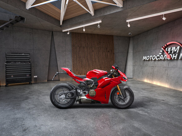 2026 Ducati Panigale V4, красный, 4200000 рублей - вид 1