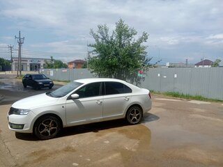 2014 Skoda Rapid I, белый, 740000 рублей, вид 4