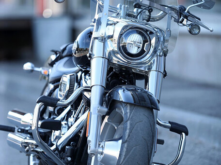 2023 Harley-Davidson Fat Boy, чёрный, 3650000 рублей, вид 5