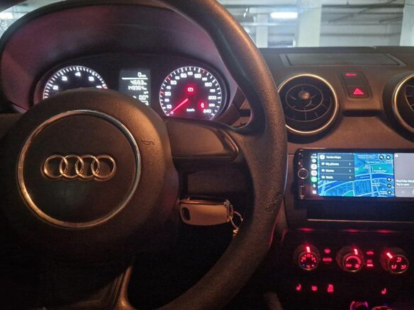 2011 Audi A1 I (8X), белый, 750000 рублей - вид 5