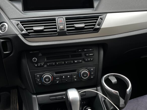 2012 BMW X1 18i I (E84), белый, 995000 рублей - вид 8
