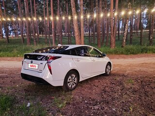 2017 Toyota Prius IV (XW50), белый, 1340000 рублей, вид 5